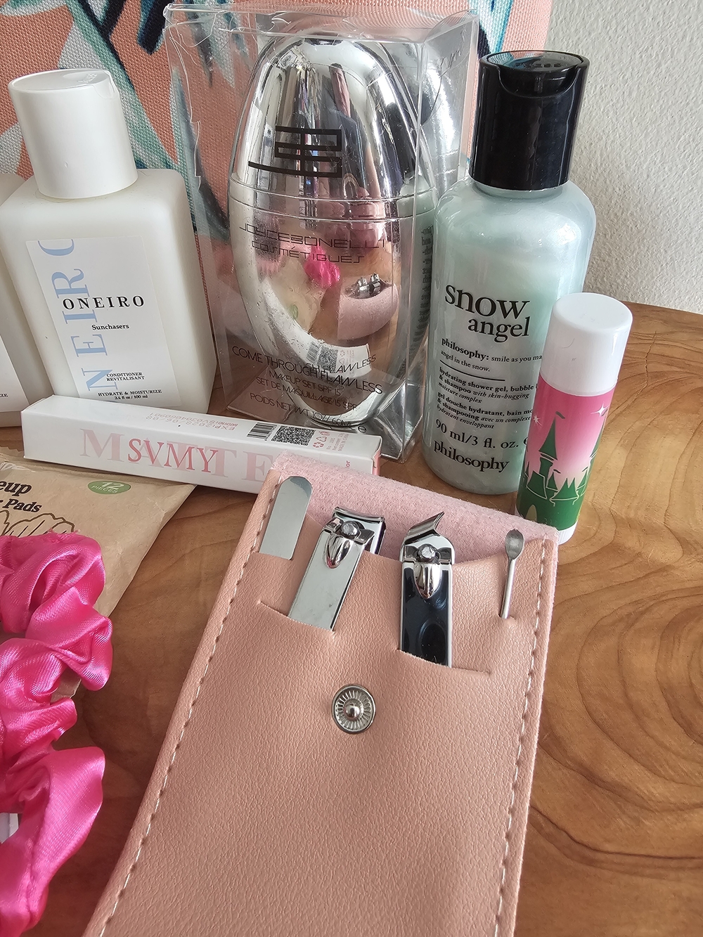 Pink Floral Cosmetic Bag with Bath & Body Essentials - Picture 3 of 6
